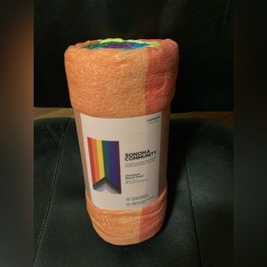 BNWT Kohl’s Sonoma Community Oversized Pride Beach Towel